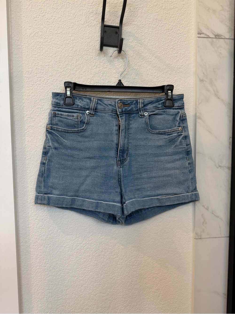 American Eagle Denim Mom Shorts - Light Blue